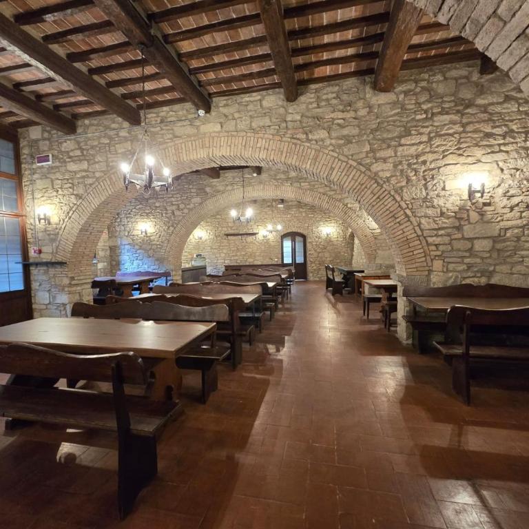 Ostello San Marco Cortona - Economy Quadruple Room with Shared Bathroom - 3