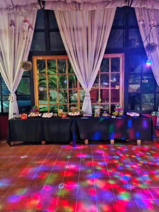 Casona con salón de eventos - Casa de 8 dormitorios - 20