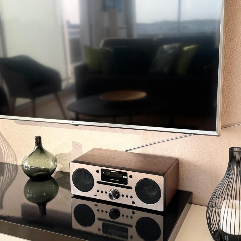 Appt 4 pers, centre-ville tout à pieds, plage 300m, aperçu mer, très calme parking privé, possibilité garage et location vélos électriques - Apartment with Balcony - 16