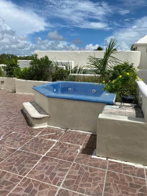 Penthouse 2BD 2BA with Private Rooftop and Plunge Pool - Two-Bedroom Apartment - 31