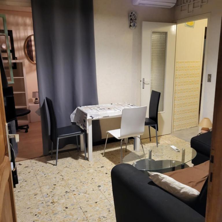 2 pieces pour 4 personnes proche tram - Two-Bedroom Apartment - 6