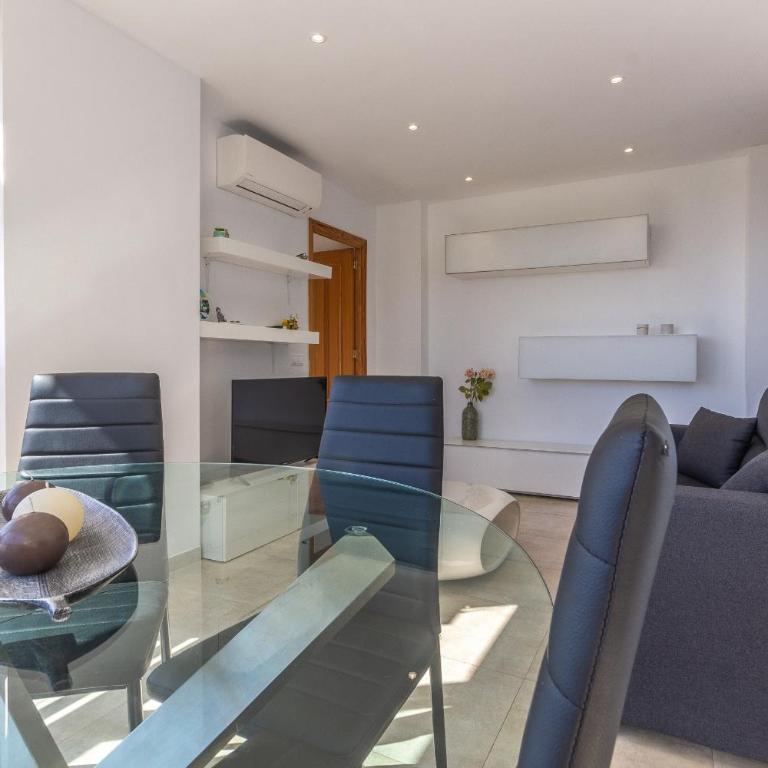 Amazing Benidorm Views 2BR Home - Pool - Parking - Two-Bedroom Deluxe Apartment with Ocean View - 10