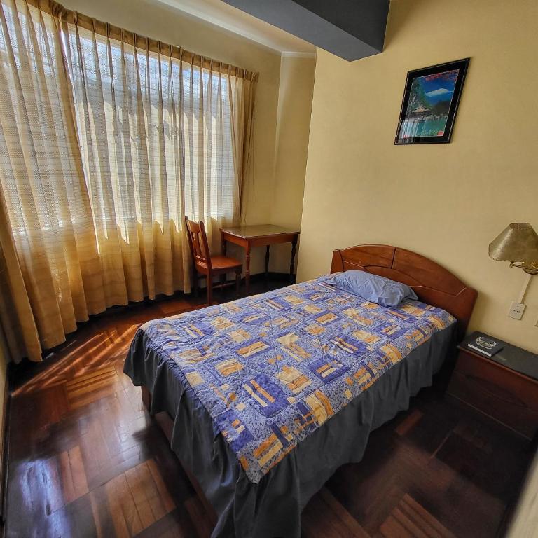D'Cardenas Hotel - Single Room with Private Bathroom - 2