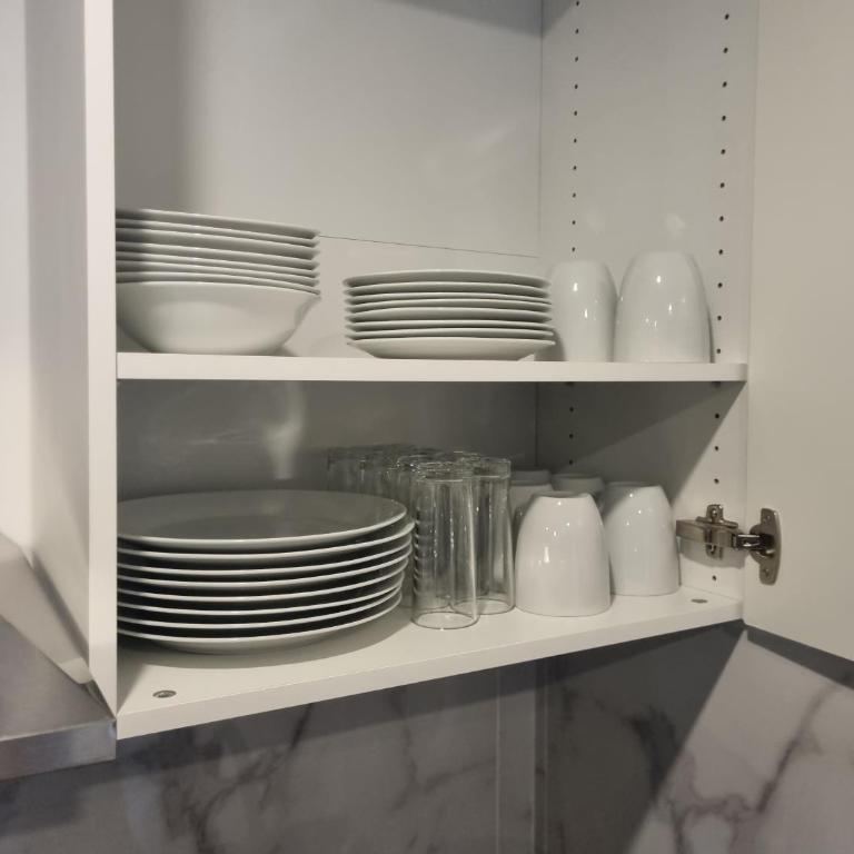 F3 ,appartement climatisé neuf, magnifique vue sur mer et aéroport, proche tram et gare sncf 1 min,aéroport 3 minutes, 3 rooms, new AC apartment, magnificent sea and airport views, close to tram and SNCF train station 1 min, airport 3 min - Apartment mit 2 Schlafzimmern und Meerblick - 6