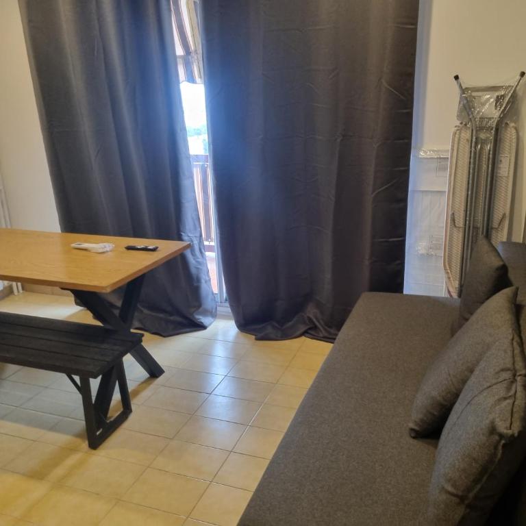F3 ,appartement climatisé neuf, magnifique vue sur mer et aéroport, proche tram et gare sncf 1 min,aéroport 3 minutes, 3 rooms, new AC apartment, magnificent sea and airport views, close to tram and SNCF train station 1 min, airport 3 min - Apartment mit 2 Schlafzimmern und Meerblick - 1