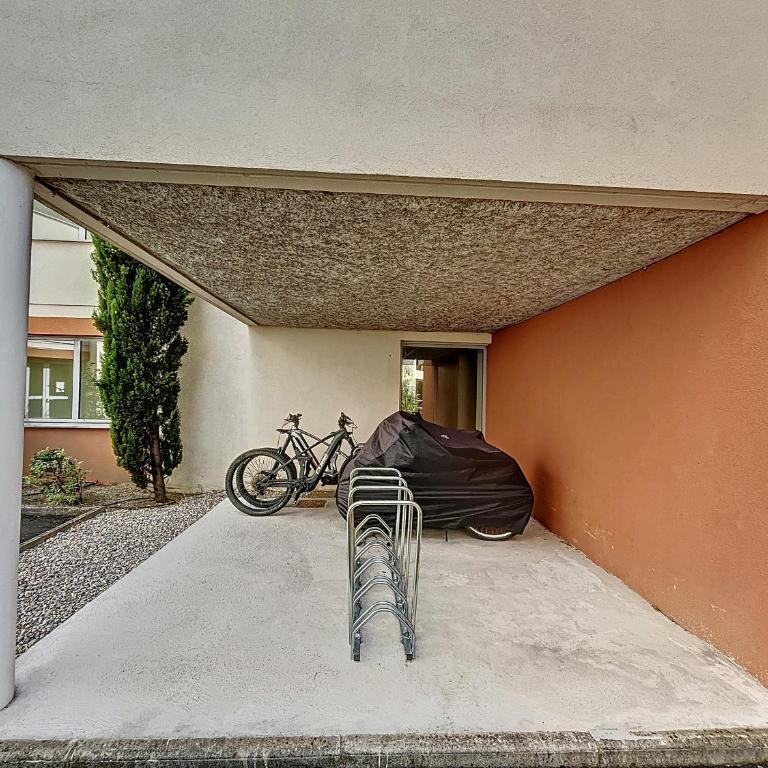 Appartement F2 Climatisé avec Terrasse et Parking à 700m des Thermes de Lamalou Les Bains - FR-1-451-121 - Appartement 1 Chambre - 17