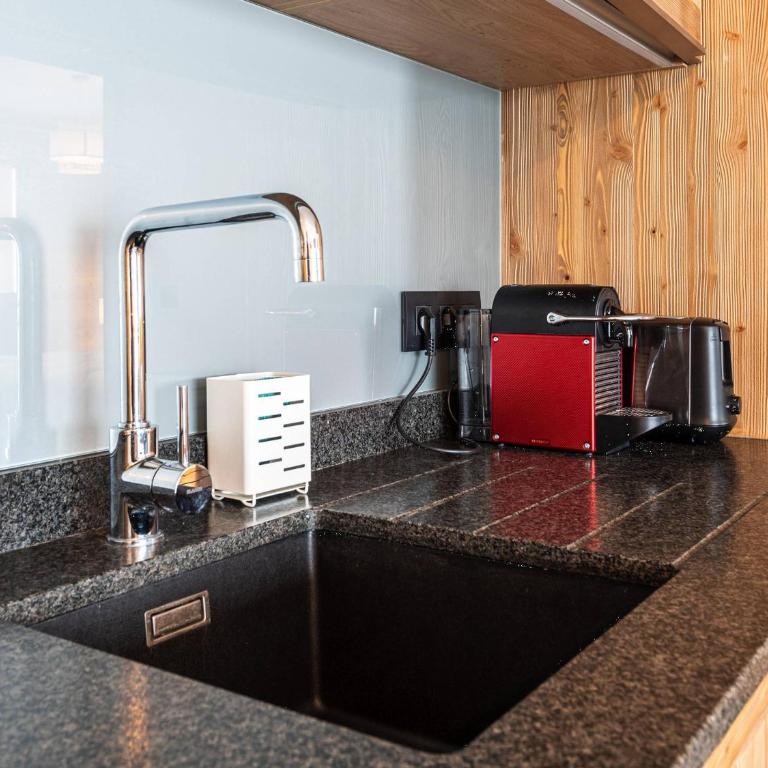 Grand appart haut de gamme 8p, skis aux pieds, vue Mont Blanc, balcon, parking, linge inclus - Apartment mit 3 Schlafzimmern - 6