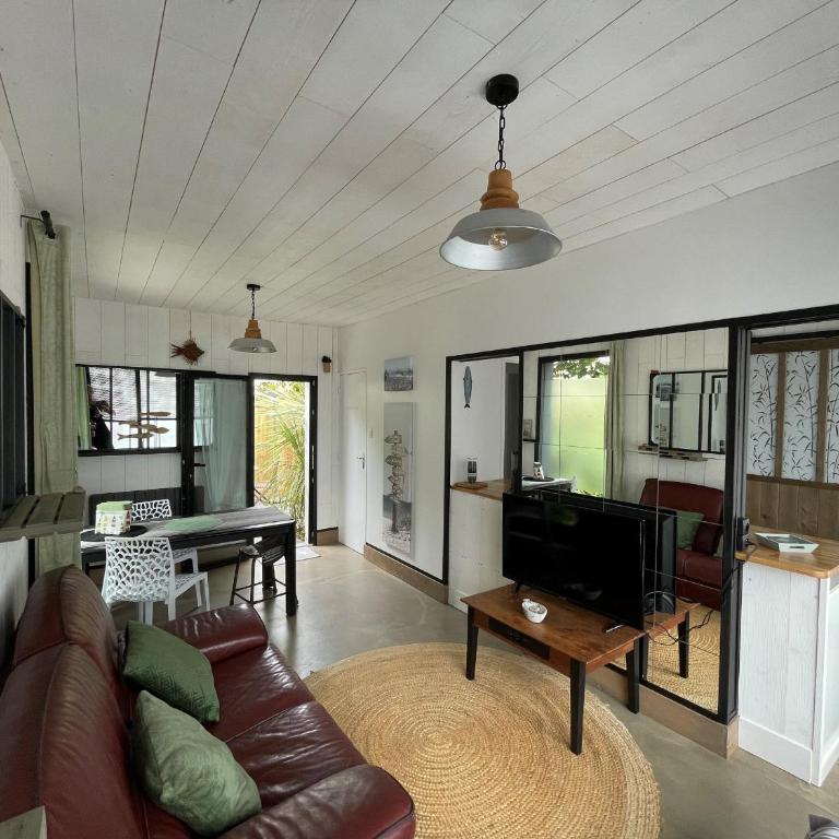 Maison rénovée proche plage avec cour privative, vélos et équipements bébé - FR-1-426-561 - Ferienhaus - 1