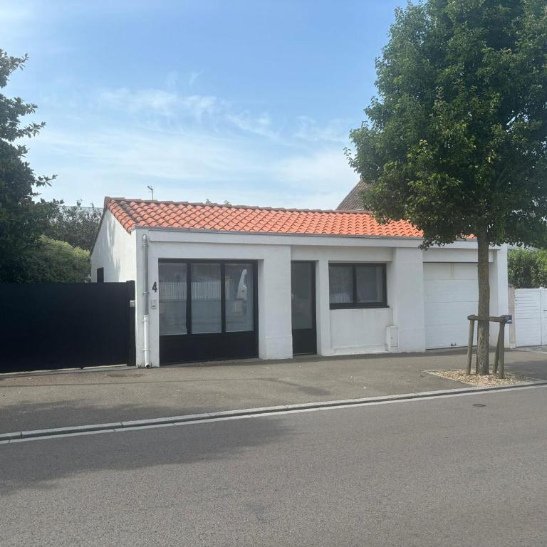 Maison rénovée proche plage avec cour privative, vélos et équipements bébé - FR-1-426-561 - Ferienhaus - 6