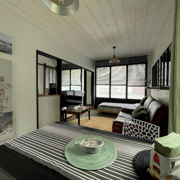 Maison rénovée proche plage avec cour privative, vélos et équipements bébé - FR-1-426-561 - Ferienhaus - 12