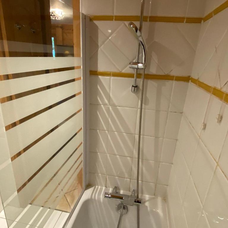 Appartement 2 pièces à Méribel Village avec accès piscine et parking - FR-1-411-946 - Appartement - 4