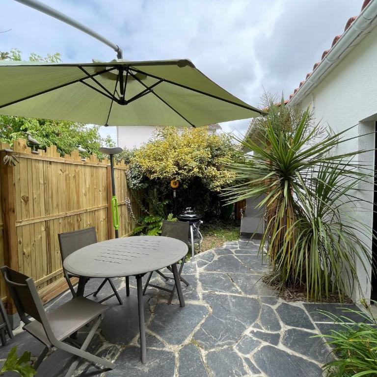 Maison rénovée proche plage avec cour privative, vélos et équipements bébé - FR-1-426-561 - Ferienhaus - 25