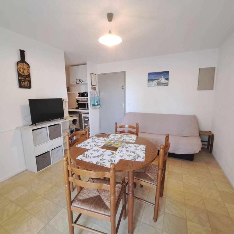 Apt RDC avec accès direct plage, grande terrasse, cuisine équipée, PARKING - FR-1-326-837 - Appartement - 3
