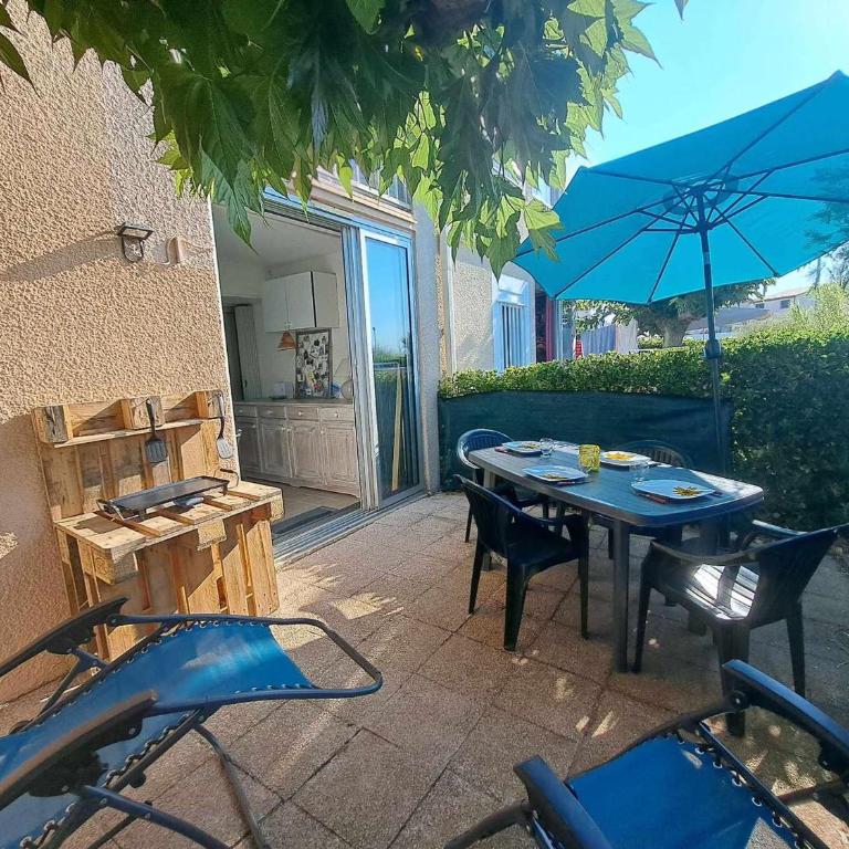 Apt RDC avec accès direct plage, grande terrasse, cuisine équipée, PARKING - FR-1-326-837 - Appartement - 1