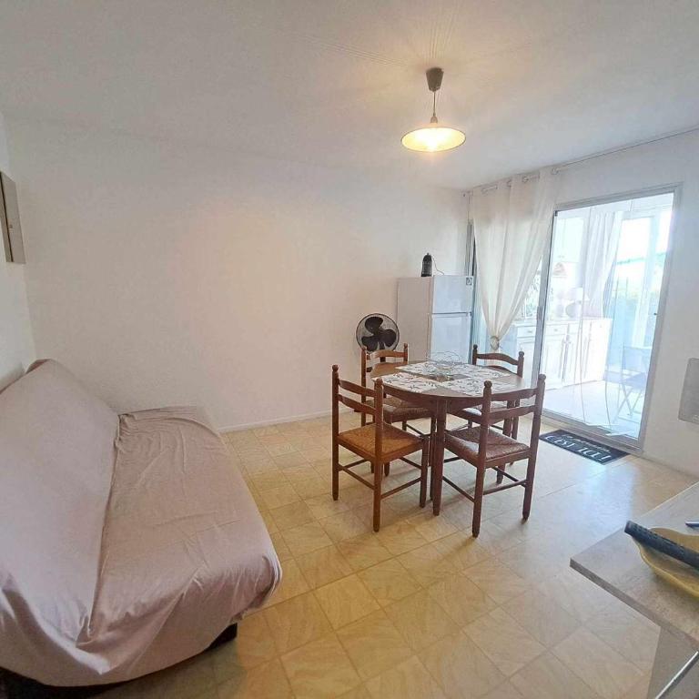 Apt RDC avec accès direct plage, grande terrasse, cuisine équipée, PARKING - FR-1-326-837 - Appartement - 6