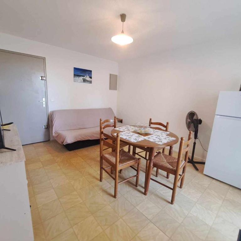 Apt RDC avec accès direct plage, grande terrasse, cuisine équipée, PARKING - FR-1-326-837 - Appartement - 9