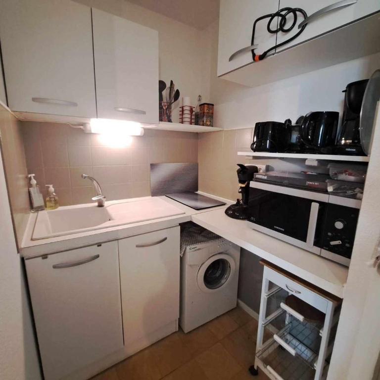 Apt RDC avec accès direct plage, grande terrasse, cuisine équipée, PARKING - FR-1-326-837 - Appartement - 10