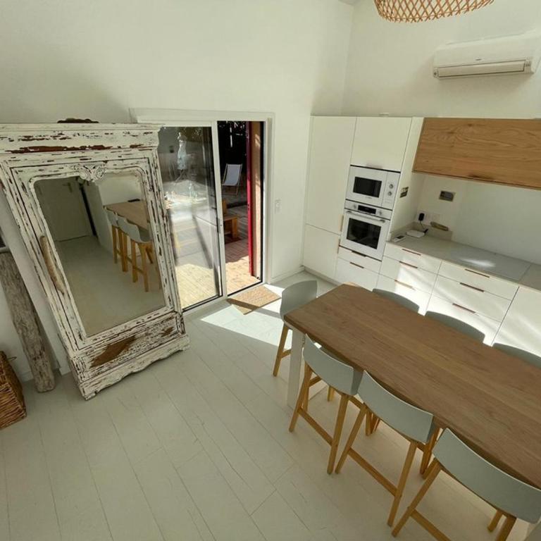 Villa rénovée avec accès plage, clim, WiFi, parking - FR-1-413-248 - Villa - 12
