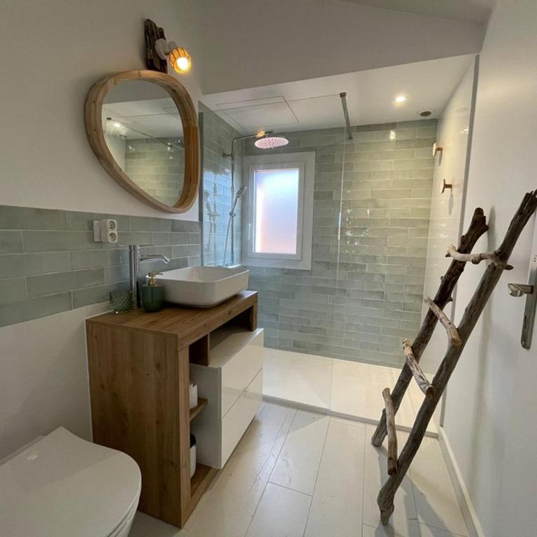 Villa rénovée avec accès plage, clim, WiFi, parking - FR-1-413-248 - Villa - 17