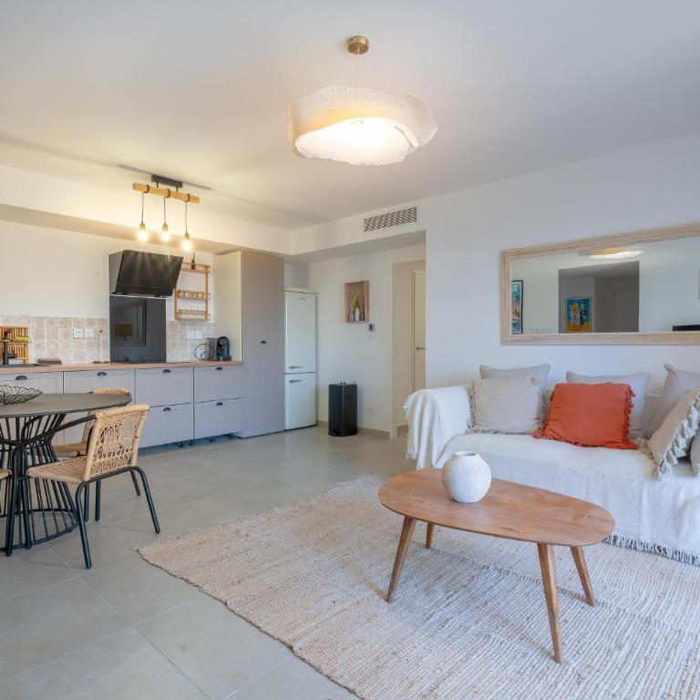 Magnifique appartement niché dans une pinède - Apartment mit 2 Schlafzimmern - 3