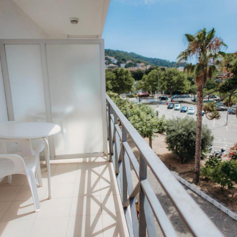 Marina Tossa - Habitación Doble Superior con balcón - 1 o 2 camas - 8