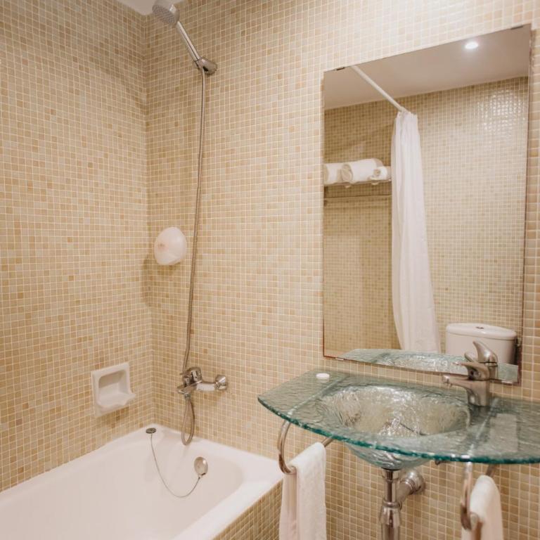 Marina Tossa - Habitación Doble Superior con balcón - 1 o 2 camas - 10