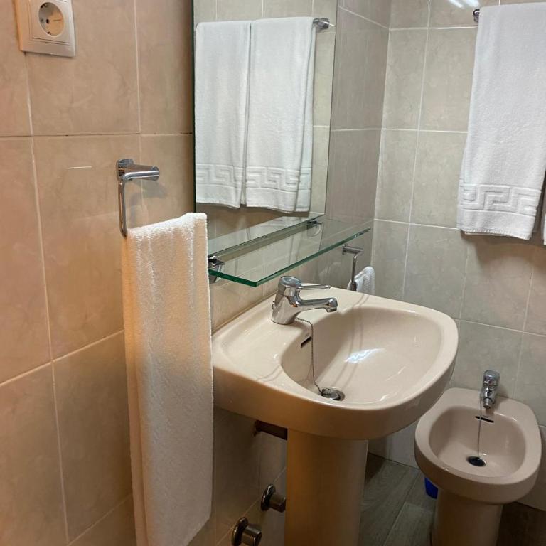 Hotel Ovetense - Habitación Doble - 1 o 2 camas - 9