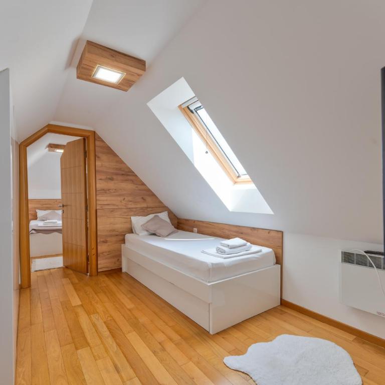 ZlatiborView Apartment 1 - Three-Bedroom Apartment - 10