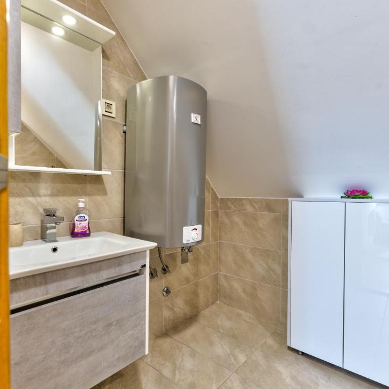 ZlatiborView Apartment 1 - Three-Bedroom Apartment - 16