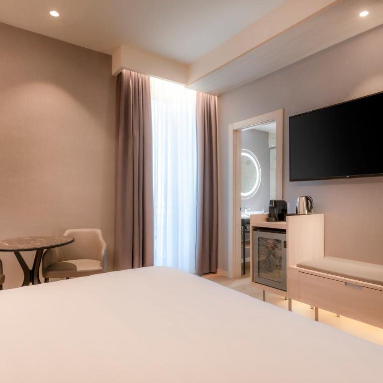 AC Hotel by Marriott Clodio Roma - Deluxe Room with Balcony - 9