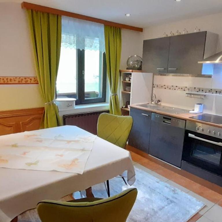 Ferienwohnung am Krausberghof mit Balkon und Parkplatz, 6 Fahrminuten zur Alpentherme Gastein und zur Schlossalmbahn - Apartment mit 2 Schlafzimmern - 3