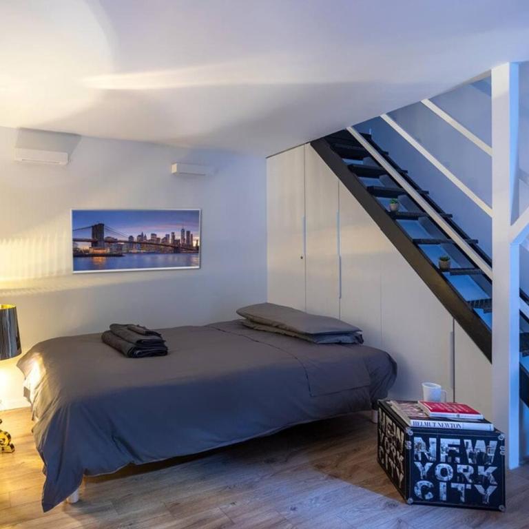 Walk to Duomo, Central Loft near Metro, M4 Linate 2min walk - Apartment - Split Level - 11