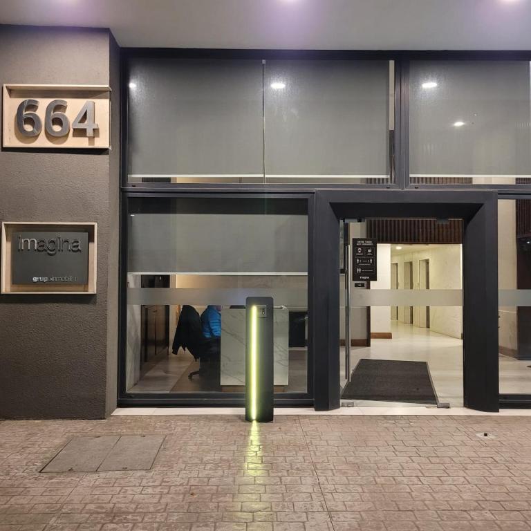 Hermoso Departamento Céntrico con Estacionamiento - Apartamento de 2 dormitorios - 2