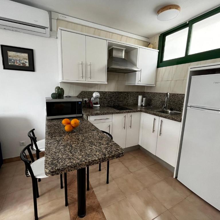 Coastal Apartment 5 Min from Playa del Inglés Pool & Quiet Complex - Apartamento de 1 dormitorio - 11
