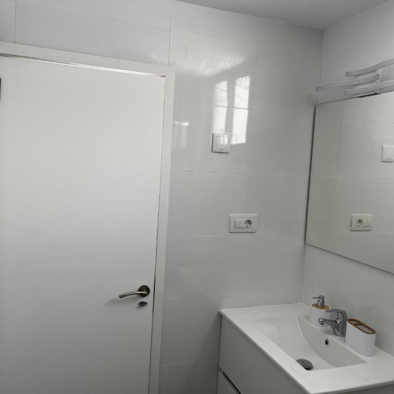 Coastal Apartment 5 Min from Playa del Inglés Pool & Quiet Complex - Apartamento de 1 dormitorio - 20