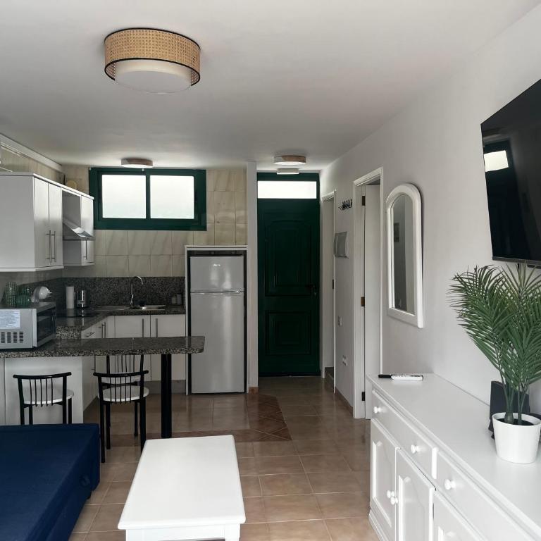 Coastal Apartment 5 Min from Playa del Inglés Pool & Quiet Complex - Apartamento de 1 dormitorio - 17