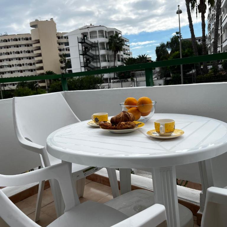 Coastal Apartment 5 Min from Playa del Inglés Pool & Quiet Complex - Apartamento de 1 dormitorio - 2