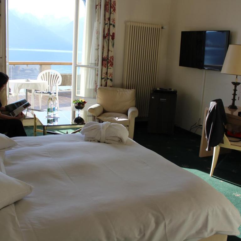Hôtel du Grand Lac Excelsior - Standard Double Room with Balcony and Lake View - 1
