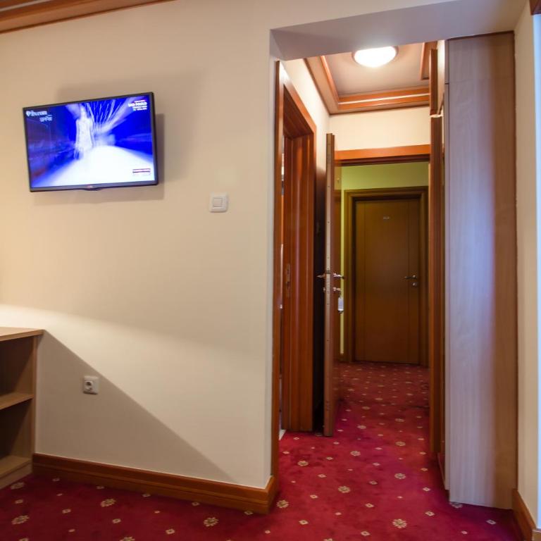 Hotel Cezar Banja Luka - Standardna Porodična Soba - 5