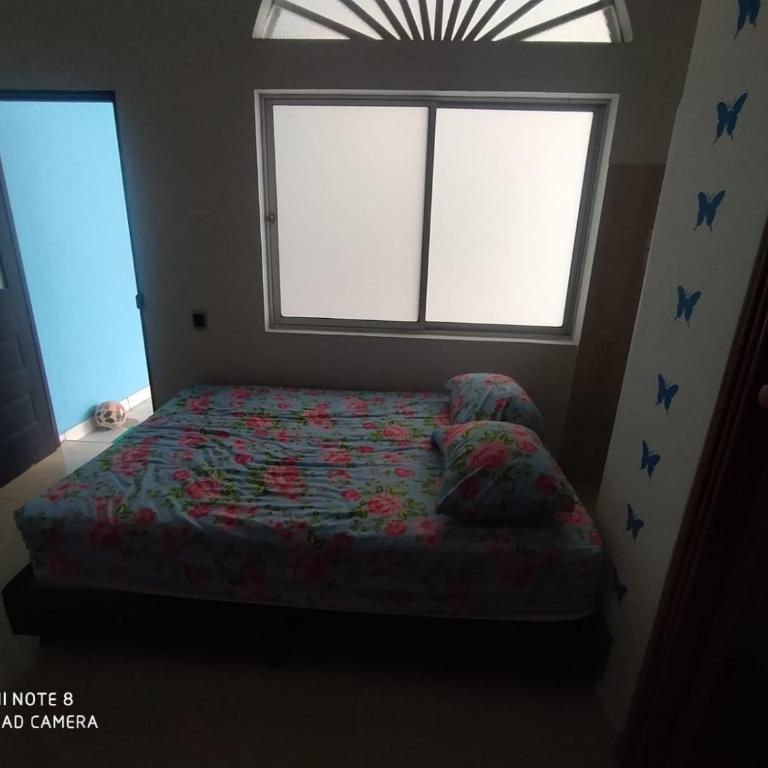 Vari - Habitación Doble con baño - 1 o 2 camas - 3