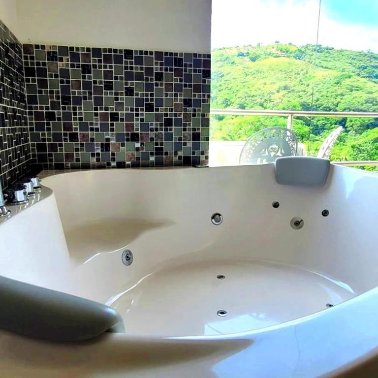 Cabaña en el Aire con jacuzzi a 5min del Pueblo - One-Bedroom Apartment - 1