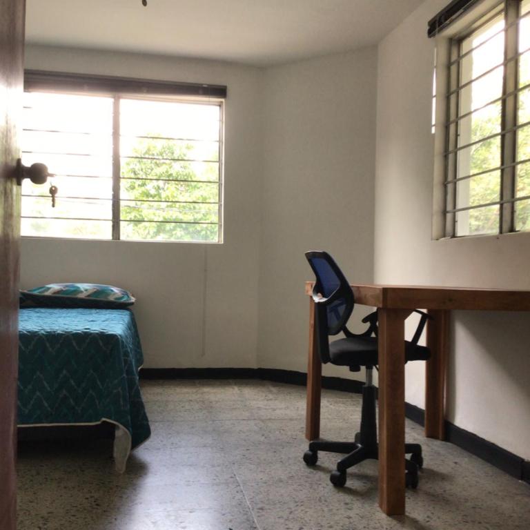 Cozy room in Laureles private bathroom #201-1 - Apartamento de 4 habitaciones - 5