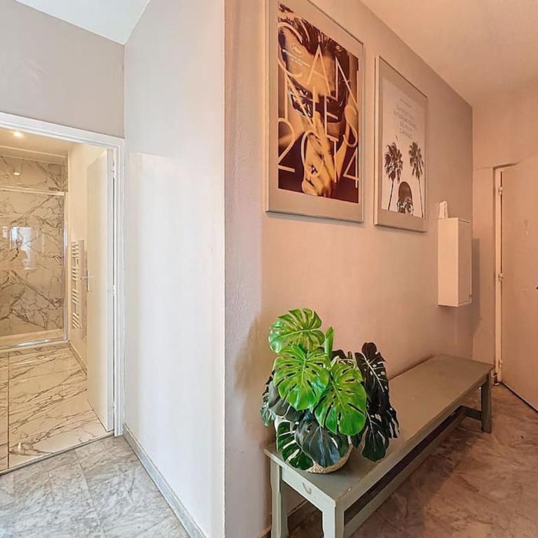 60m2 parking privé - 600m Palais & plages - Appartement 1 Chambre - 9
