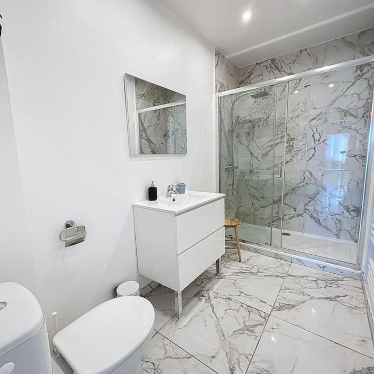 60m2 parking privé - 600m Palais & plages - Appartement 1 Chambre - 10
