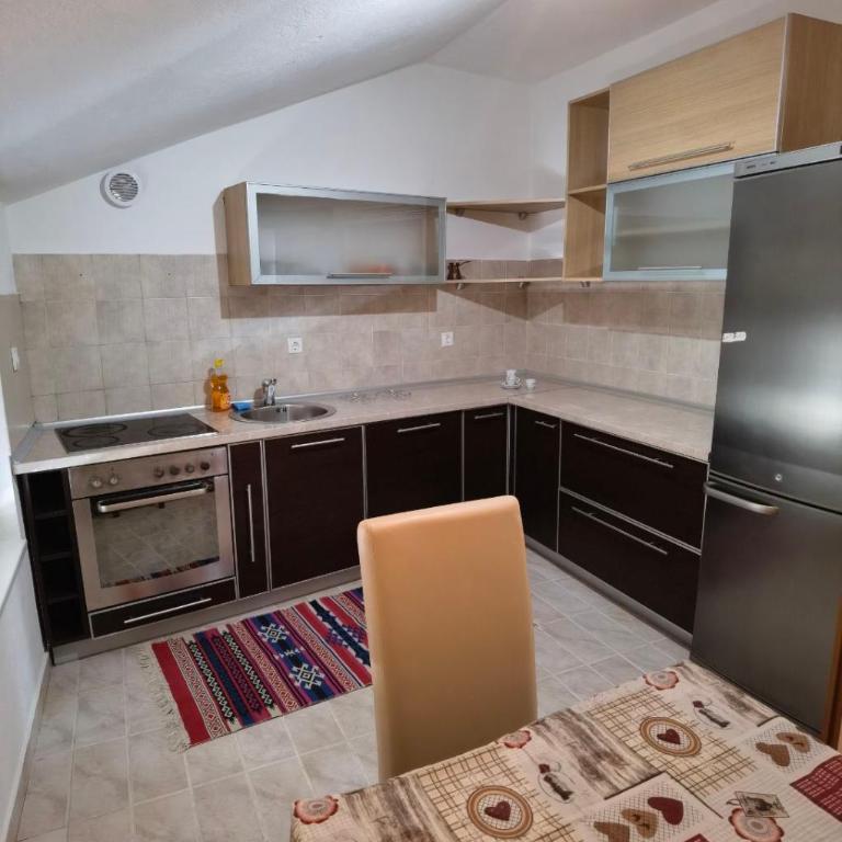 Lovely Bosnian Home - Bed in 6-Bed Dormitory Room - 3