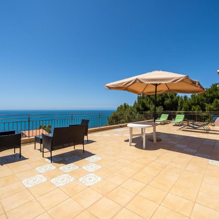 Villa Rosa sul mare - Villa - Beach Front - 4