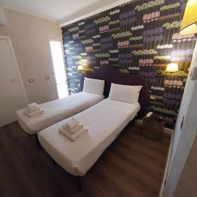 Hotel Montreal - Superior Family Room - 7