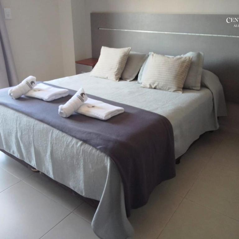 ALOJAMIENTO CENTENARIO - Habitación Doble Estándar con sofá - 7