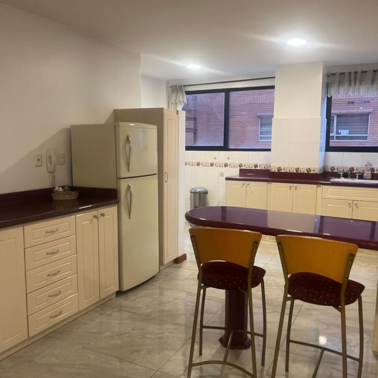 Enorme, 3 habitaciones, vista a toda la ciudad, zona exclusiva, Jacuzzi - Apartamento de 3 dormitorios - 50