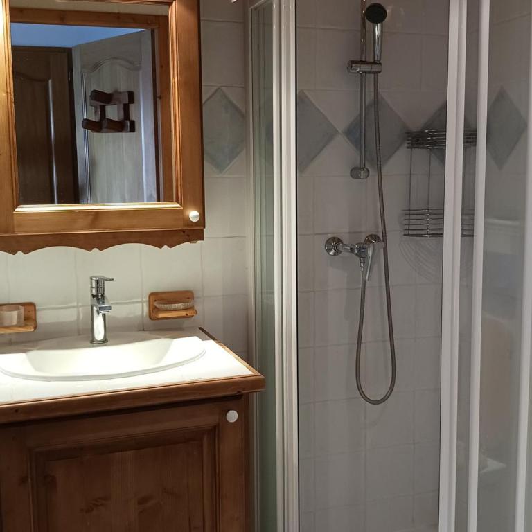 Spacieux 4 pièces au ski, 3 chambres, accès piscine - FR-1-411-948 - Appartement - 6